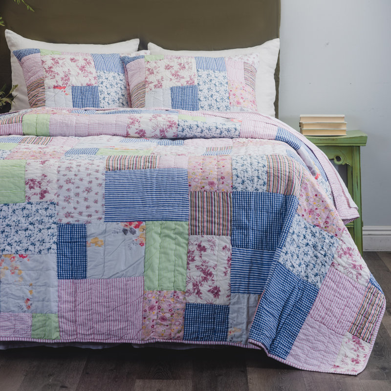 Lattice Quilt, King Quilt + 2 Pillow Shams