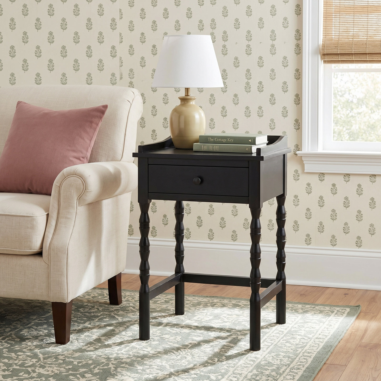 Queensland Accent Table, Black