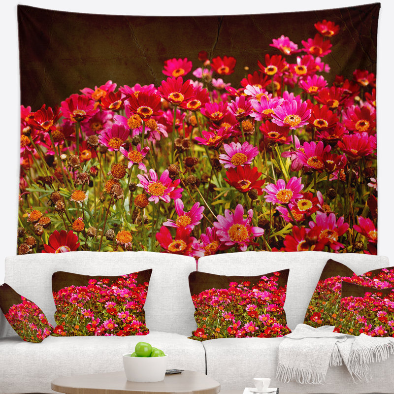 Tapisserie avec petites fleurs rouges au printemps, H 50 po x l 60 po