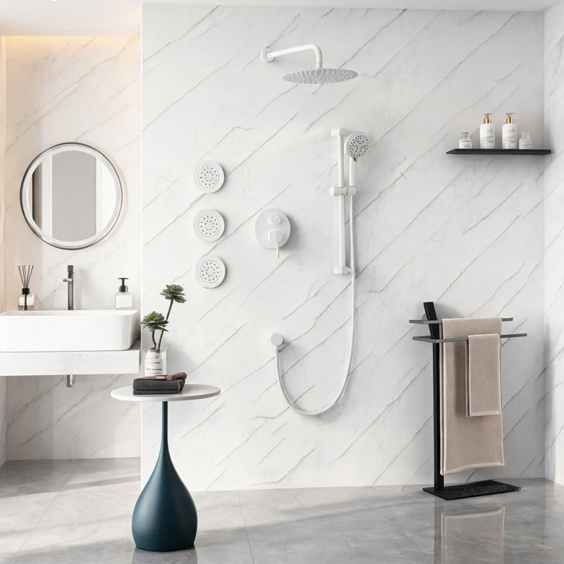 Système de douche complet en laiton blanc avec pomme de douche à pluie, douche à main, barre coulissante, jets de corps, bras de douche, boyau, garniture de valve et poignées à levier