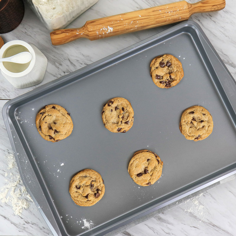 18" Medium Grey Non-stick Carbon Steel Cookie Sheet