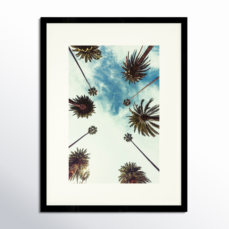 «Palm Sky 2» par Design Fabrikken - reproduction de photo encadrée