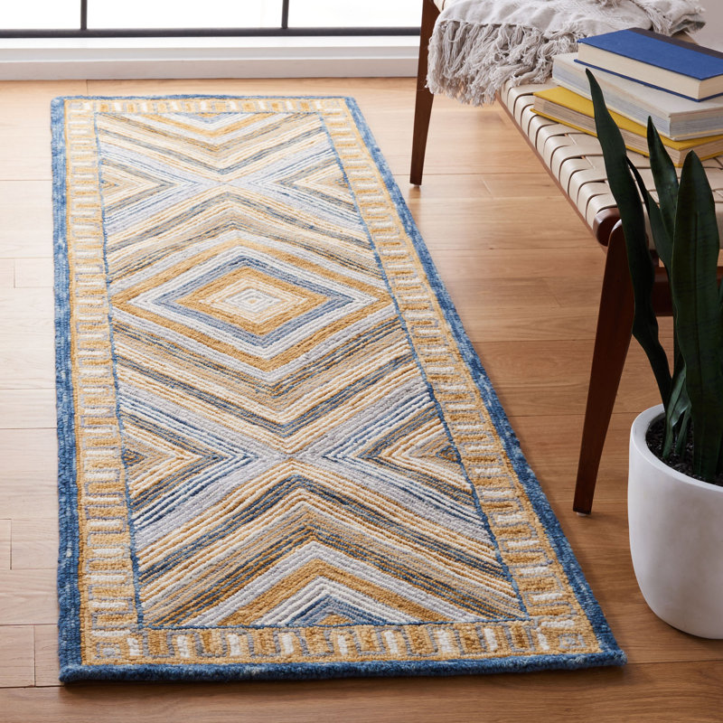 Seidl Hand Tufted Geometric Indoor/Outdoor Rug, Runner 2'3" x 9'