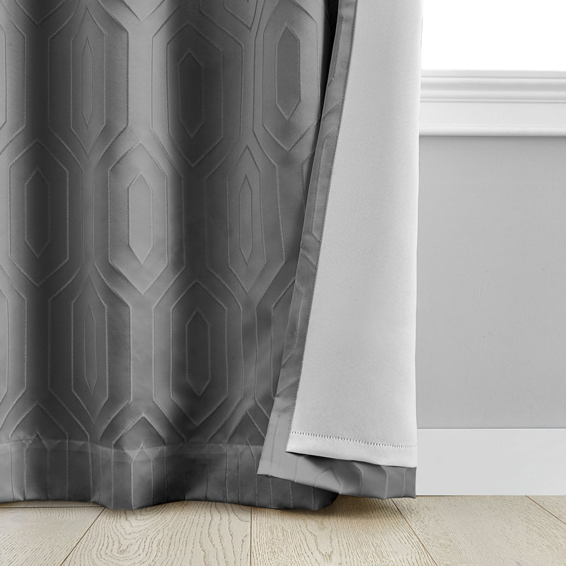 Panneau de rideau simple occultant et isolant géométrique Parrett, 52 po x 84 po, Gris