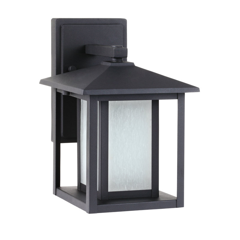 Lanterne murale d'extérieur à une lumière Hunnington de Génération Éclairage , Noir, H 11 po x l 7 po x P 8,5 po, 60 W