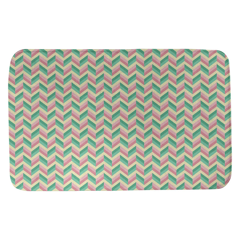 Tapis pour salle de bain à chevrons pastel Leffel, l 21 po x L 34 po, Gris