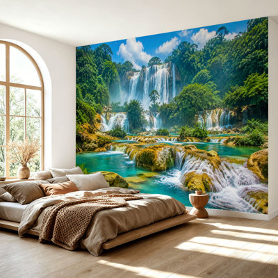 Papier peint auto-adhésif cascades majestueuses en cascade dans des piscines turquoise entourées de papier autocollant amovible pour salle de séjour H 69 po x l 96 po