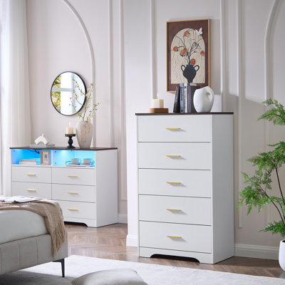 Farmhouse 31.5 '' H 5 Drawer Bedroom Dresser, Wood Tall Chest of Drawers, Closet Storage for Bedroom