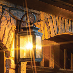 Zuzanna Wall Light