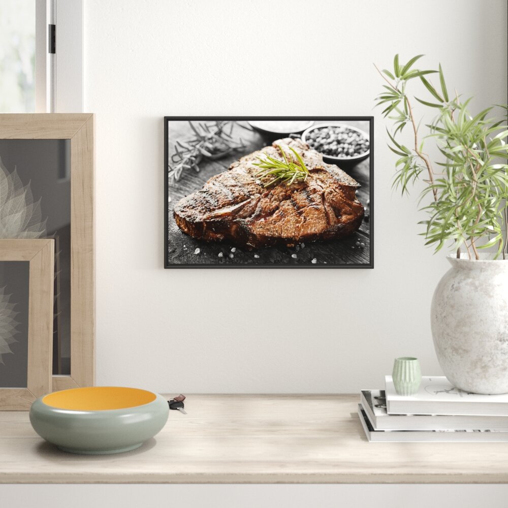 Gerahmtes Wandbild Gebratenes Steak mit Rosmarin