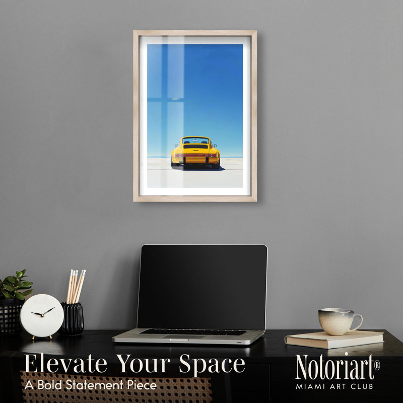 «Yellow Car Shadowbox» par Notoriart, H 25 po x l 17 po, Crème, crème