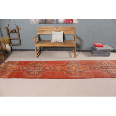 Tapis de couloir turc rétro en laine fait à la main avec une teinte orange vibrante rehaussée par un style bohémien