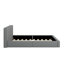 Grand lit tapissier au sol en velours-2121701333