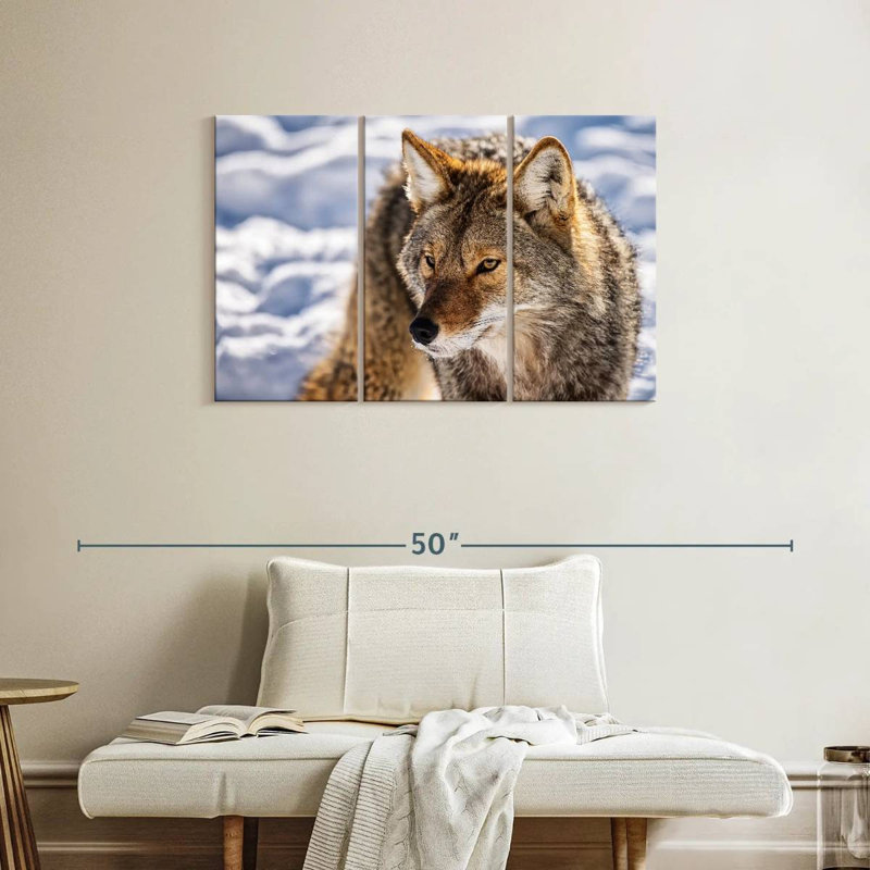 Brampt Hunting Wolf, 24" H x 38" W