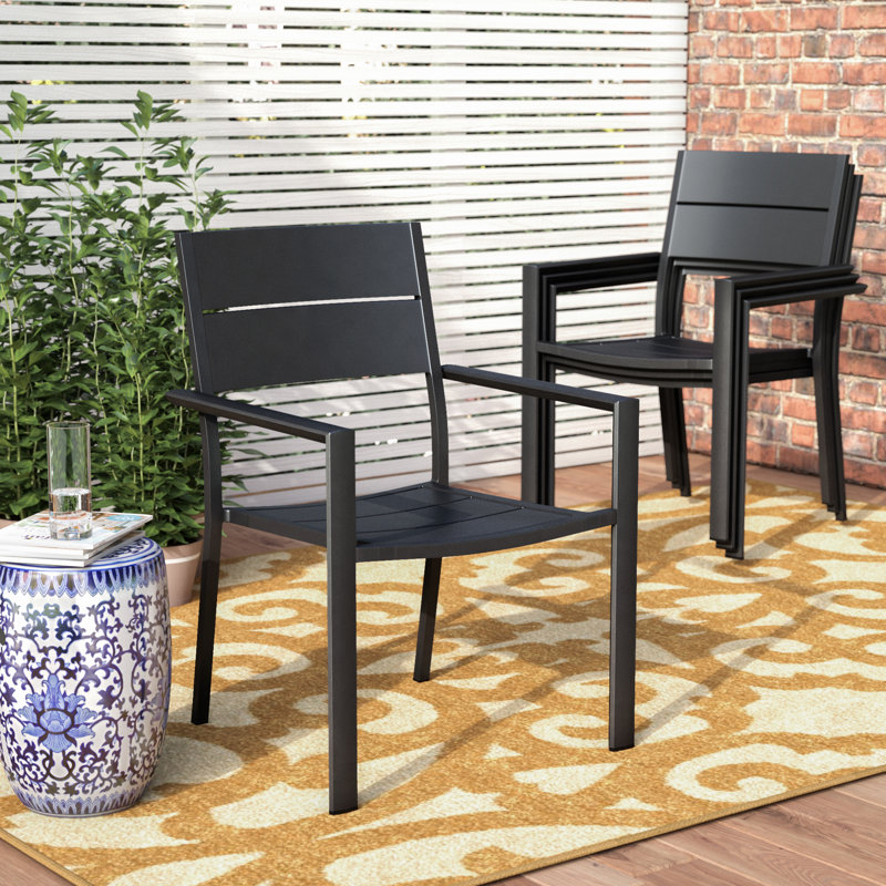 Chaise de patio empilable Alyisa