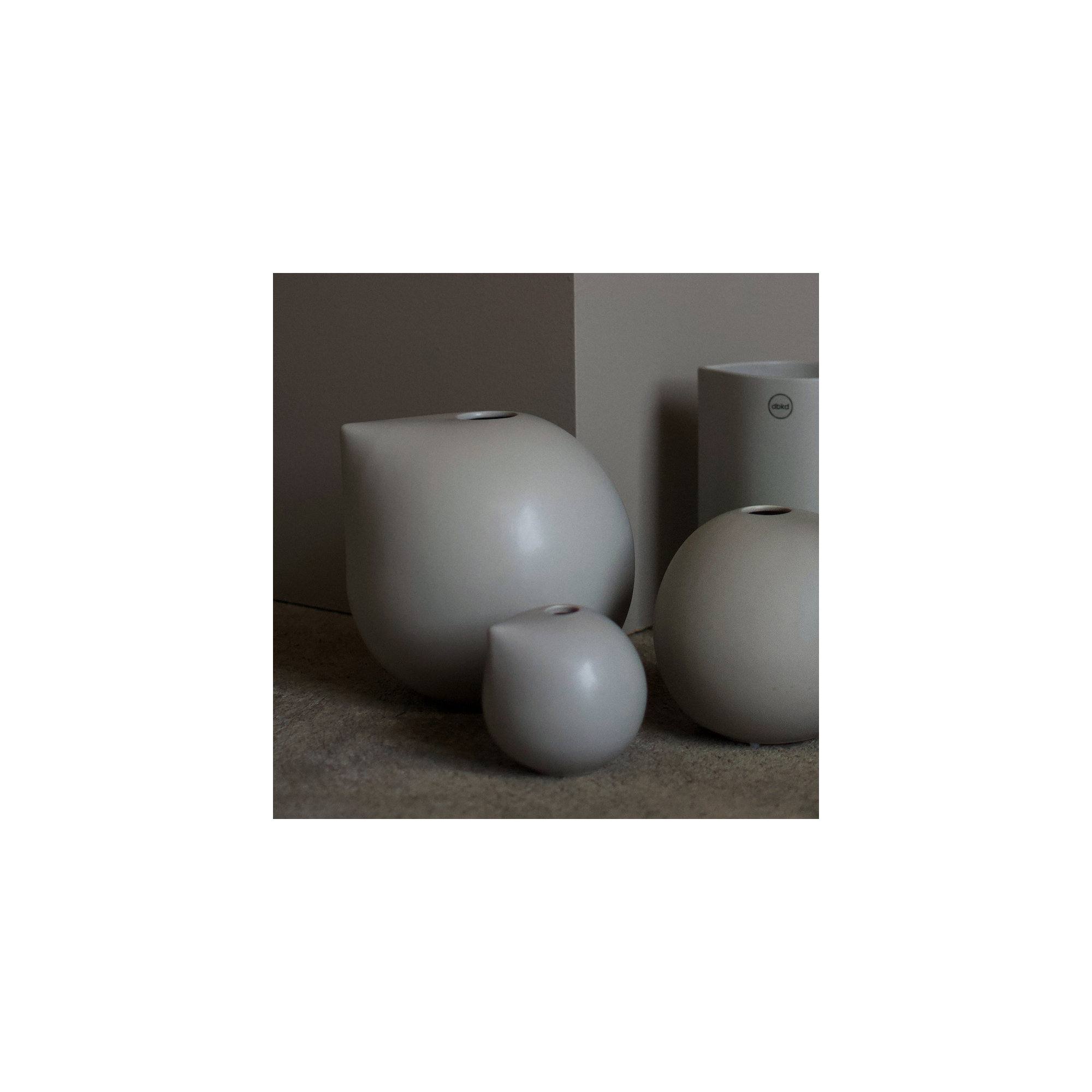 Ceramic Table Vase, 3.94" H x 3.94" W x 3.94" D, Gray