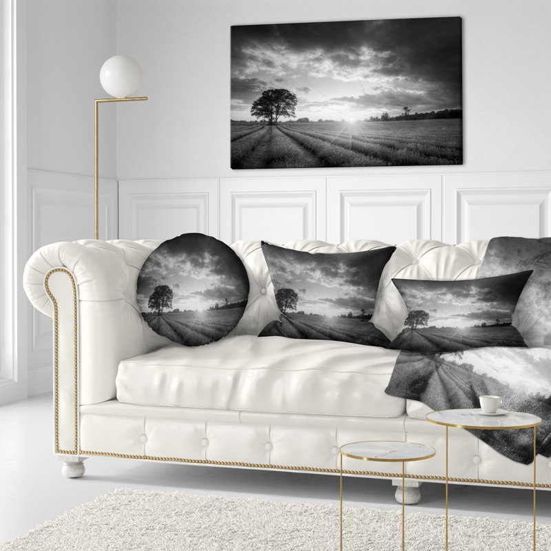 Coussin lombaire au coucher du soleil sur un champ de lavande, Noir / blanc