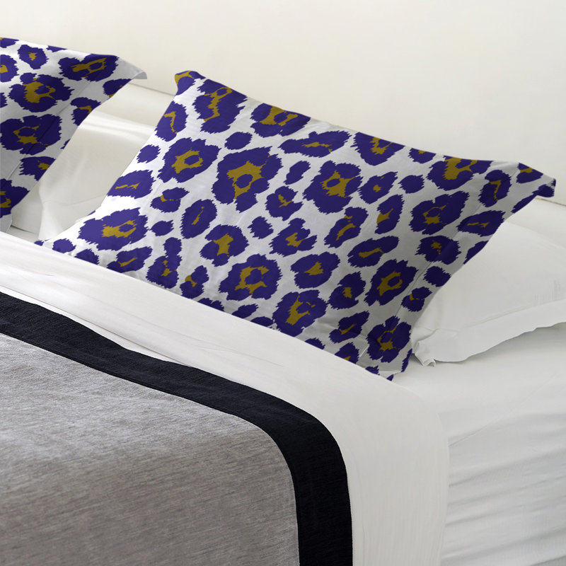 Imprimé léopard de Baltimore Taie décorative, Blanc / Mauve / Jaune, Très grand, Microfibre