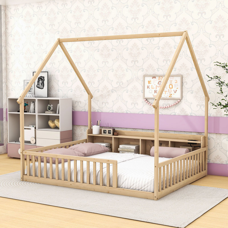 Lit en bois avec garde-corps de sécurité, conception en forme de maison, station de charge et tablettes, Lit double, Naturel