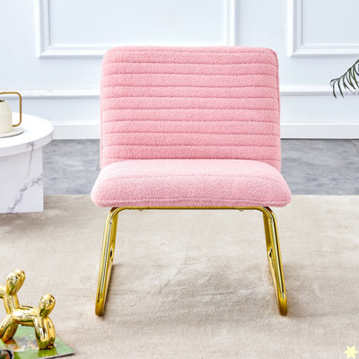 Fauteuil moderne simple en tissu moelleux rose avec pieds en métal doré. Convient au salon, à la chambre à coucher, au club, au canapé de détente confortable pour une personne