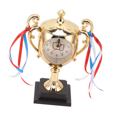 Horloge rétro décorative, modèle trophée réaliste, petite alarme de bureau dorée, idéale pour une chambre d'étudiant ou un salon.