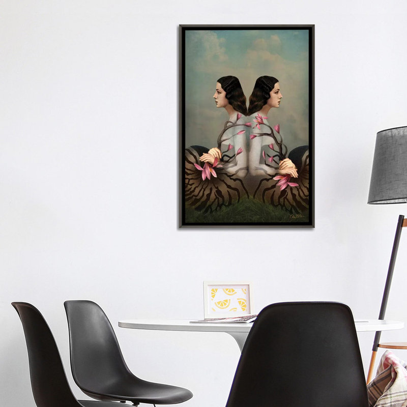 Cocon par Catrin Welz-Stein - impression d'art graphique, H 40 po x l 26 po x P 1,5 po, Toile encadrée de bois rustique foncé