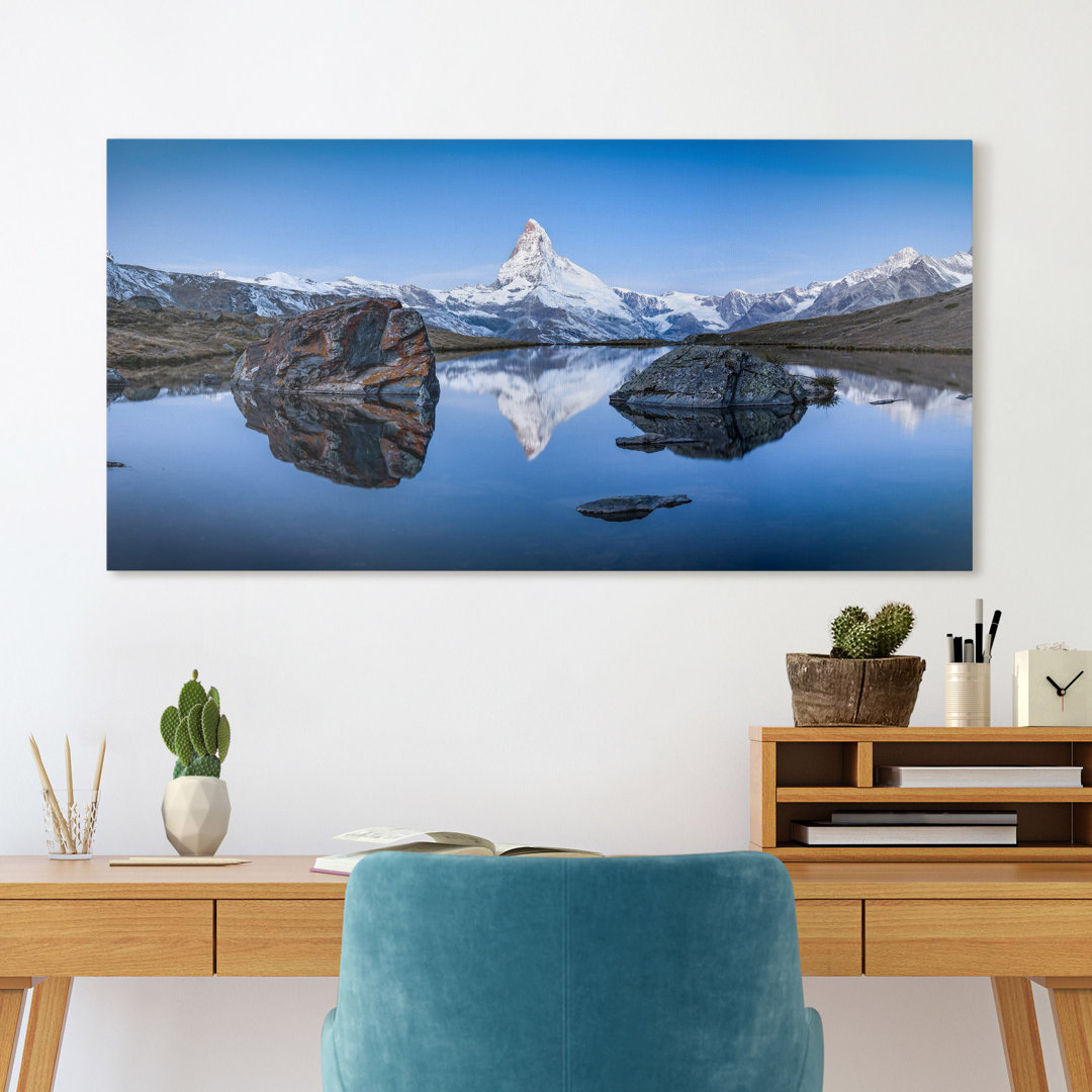 Leinwandbild Stellisee vor dem Matterhorn