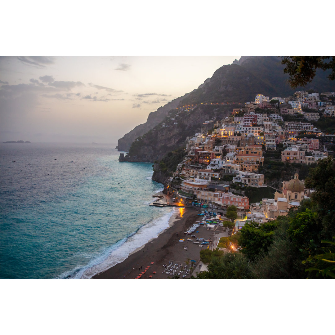 Positano Village von Simonskafar - Kunstdrucke auf Leinwand