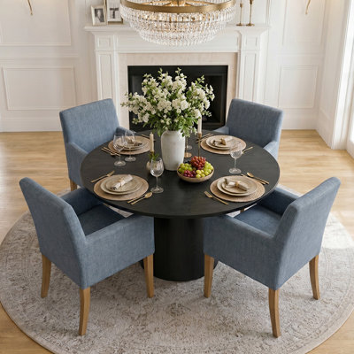 Ensemble de table de salle à manger 4 personnes Woodcroft avec table ronde unie et 4 fauteuils rembourrés en tissu