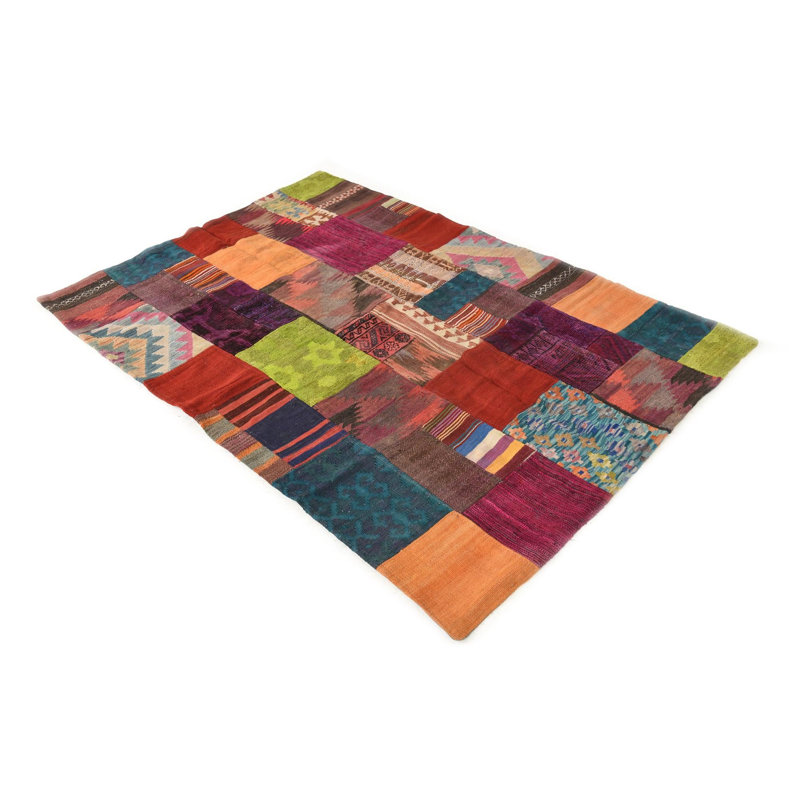 Tapis multicolore 4 pi 1 po x 5 pi 11 po Pringle