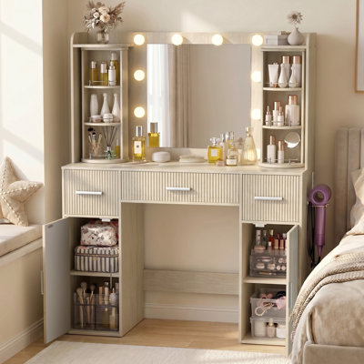 Meuble-lavabo de 43,3 po de largeur avec miroir à DEL et prise de courant, coiffeuse de maquillage avec organisateurs de bijoux rotatifs, 3 tiroirs et 2 armoires pour la chambre à coucher, le vestiaire