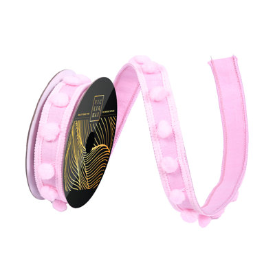 Ruban câblé 1 po x 10 po Dupion avec pompons centrés et garniture. Envers Dupion. Mesurant 1 pouce de largeur et 10 verges de longueur, il est parfait pour une variété de projets festifs.