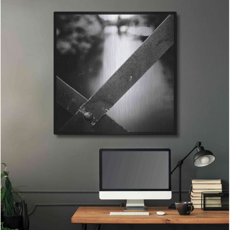 «X» par Sebastien Lory, H 36 po x l 36 po