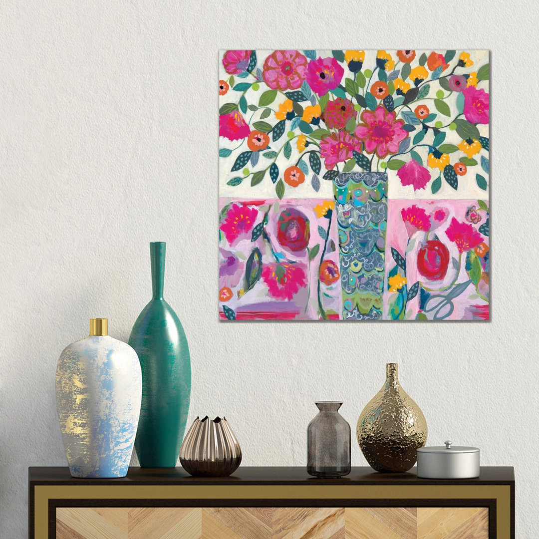 Amazing Vase von Carrie Schmitt - Galerie-verpackte Leinwand Giclée auf Leinwand