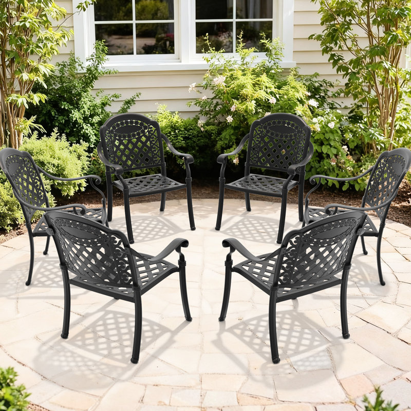 6 chaises de patio en fonte d'aluminium, coussins rouges à structure noire, moulage traditionnel pour des détails élégants, corrosion et résistance thermolaquées, siège confortable avec une conception large et empilable, toutes