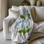 «Flower Market Forget Me Not» - couverture en sherpa de qualité supérieure - reproduction d'art luxueuse-97195727