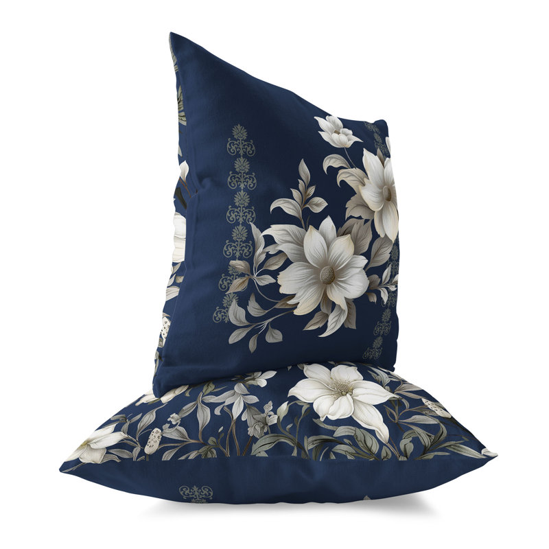 Coussin décoratif réversible intérieur / extérieur Petal Perfection, H 16 po x l 16 po, Bleu / crème floral