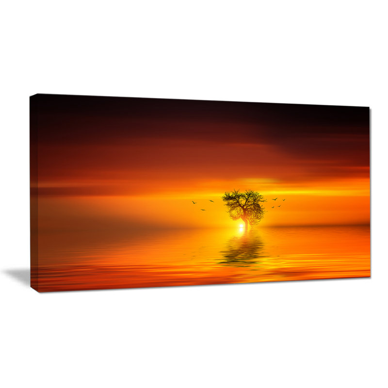 «Wonderful Tree with Birds at Sunset», photographie, H 16 po x l 32 po x P 1 po, Toile tendue