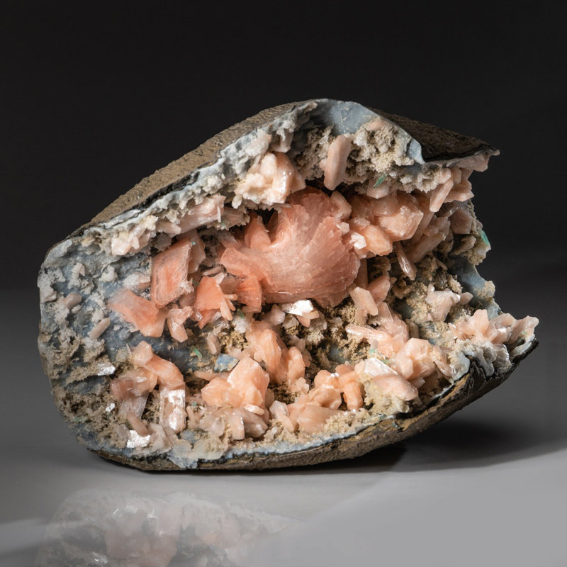 Heulandite rose avec stilbite sur calcédoine