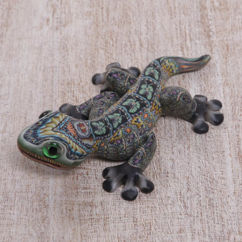 Lively Gecko Sculpture