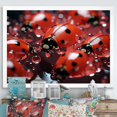 Dreamy Ladybug Reflections sur toile