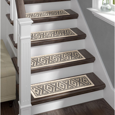 Tapis d'escalier géométrique gris