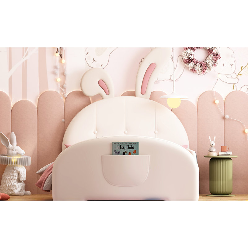 Lit plateforme simple avec aspect et fabrication de lapin adorable - tête de lit blanche et qualité unie