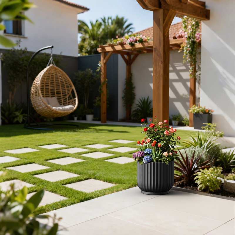 Petit pot de fleurs rond en béton noir mat 11 po (avec intérieur amélioré) avec trou de drainage, Noir mat