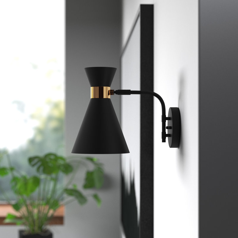 Diniz Armed Sconce, Black