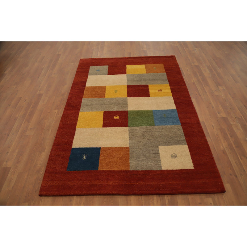 Tapis moderne multicolore de style Gabbeh 5 x 7 avec des motifs géométriques uniques