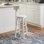 Tabouret de bar / comptoir en bois massif Bernistine