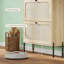 Armoire de rangement étroite pour chaussures avec devant en rotin et tablettes réglables