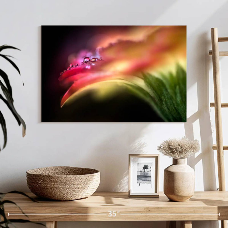 Extreme Dew, 16" H x 24" W
