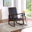Chaise berçante en cuir synthétique brun foncé Raina avec finition espresso pour plus de confort et de style